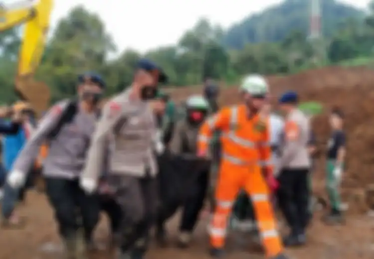 Tertimbun Bersama Mobil yang Ditumpangi, Jenazah Pengajar dan Karyawan TK Al-Alzhar Korban Gempa Cianjur Ditemukan