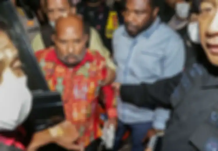 Penangkapan Lukas Enembe Sebabkan 2 Orang Terluka dan 1 Orang Tewas, Ini Alasan Rakyat Papua Masih Membelanya?