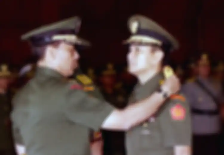 Menyakitkan, Ternyata Inilah Sosok Pembisik Habibie yang Picu Pemecatan Prabowo dari Pangkostrad