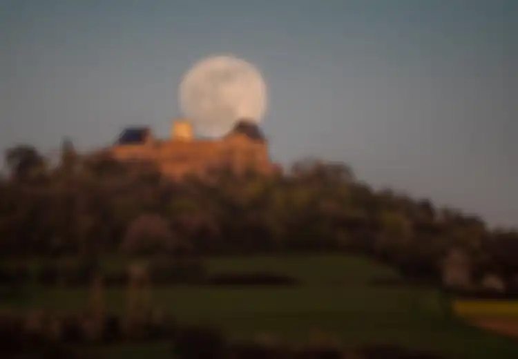 Langit Malam Lebih Terang Dari Biasanya, 1 Agustus 2023 Akan Ada Peristiwa Supermoon, Pertanda Apa?