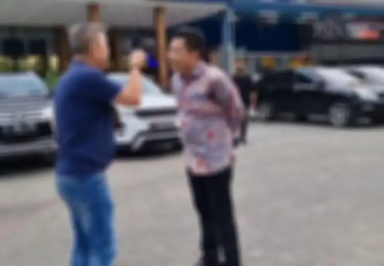 Apa yang Anda Lakukan Jika Mendapati Ketua RT Bersilang Pendapat dengan Warga Sekitar?