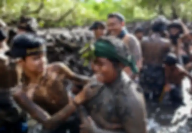 Bagaimana Sikap Serta Tindakan yang Harus Dilakukan Generasi Muda dalam Melestarikan Tradisi Lokal yang Begitu Beragam?