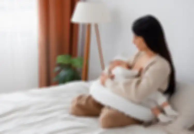 10 Arti Mimpi Menyusui Bayi Laki-laki, Pertanda Karier Melesat?