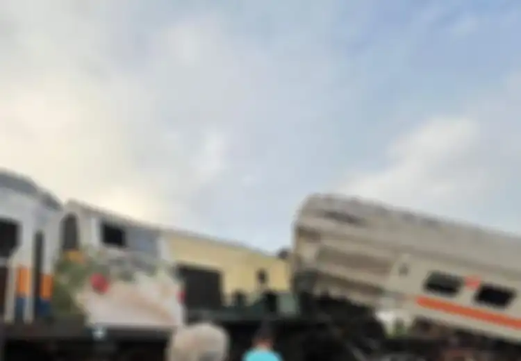 Innalillahi, Terjadi Kecelakaan Adu Banteng Kereta Api Turangga Dan Kereta Api Bandung Raya, 3 Orang Tewas