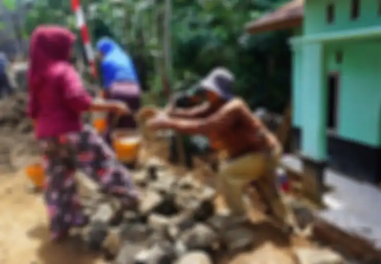 Bagaimana Kata 'Menuntun' Dimaknai dalam Konteks Sosial Budaya di Daerah?