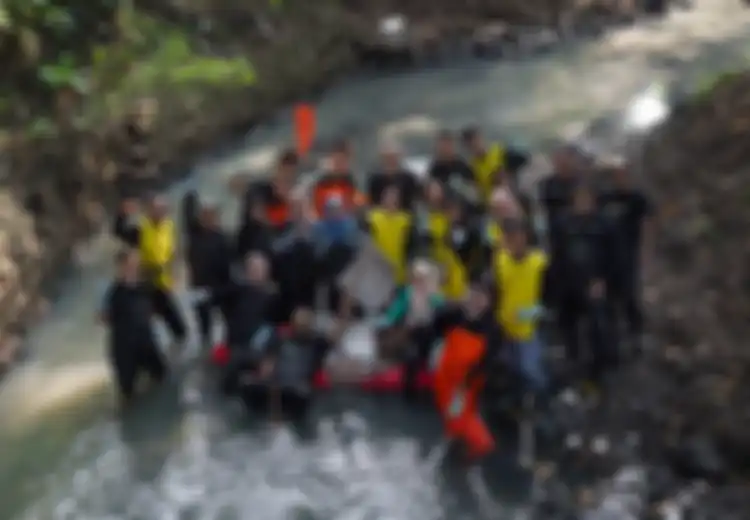 Dalam Rangka Hari Sungai Nasional, SayaPilihBumi Gelar Aksi Bersih-bersih Sungai Di Sekitar Kompas-Gramedia