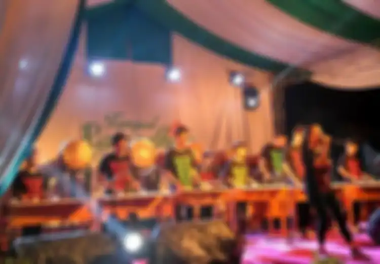 Bagaimana Cara untuk Melestarikan Tradisi, Kearifan Lokal, dan Budaya Masyarakat di Indonesia?