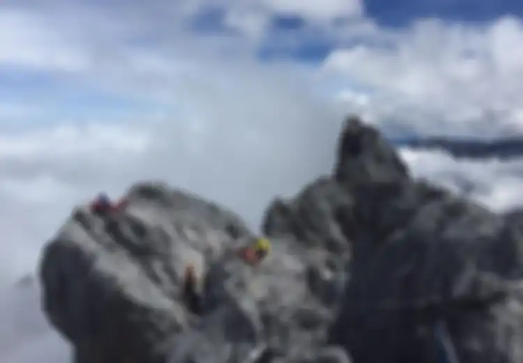 Siapa Sosok di Balik Pendakian Sukses Pertama Puncak Carstensz?