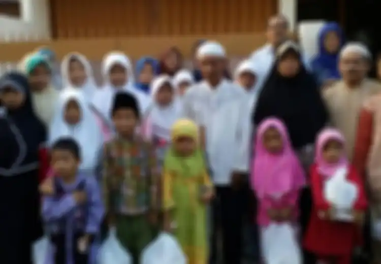 Surono, Tukang Pecah Batu Berhati Mulia yang Menghidupi 65 Anak Yatim