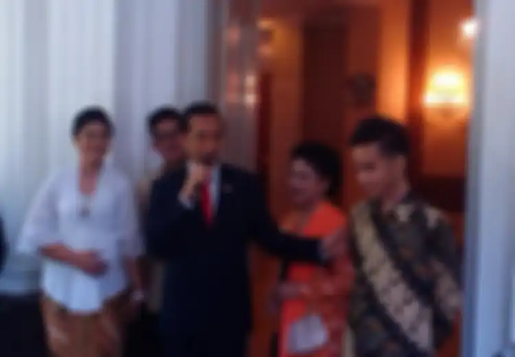 (Video) Lucu! Cara Iriana Beri ‘Kode’ saat Jokowi sedang Berpidato Ini Ramai Diperbincangkan