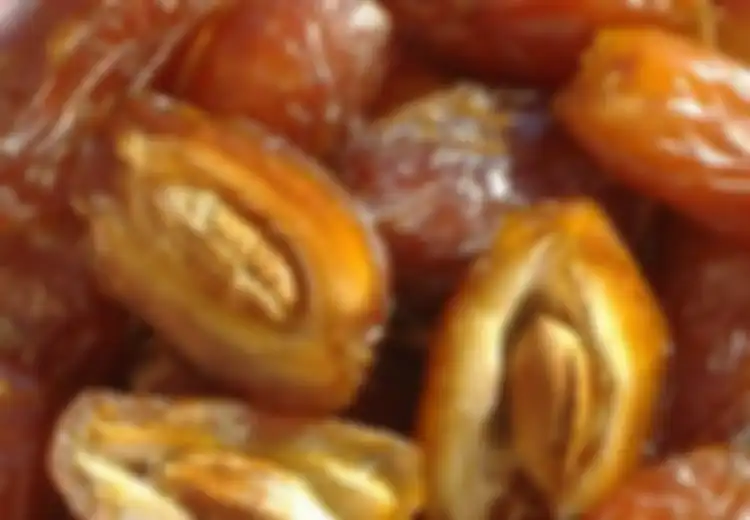 Trik Membeli Kurma yang Baik