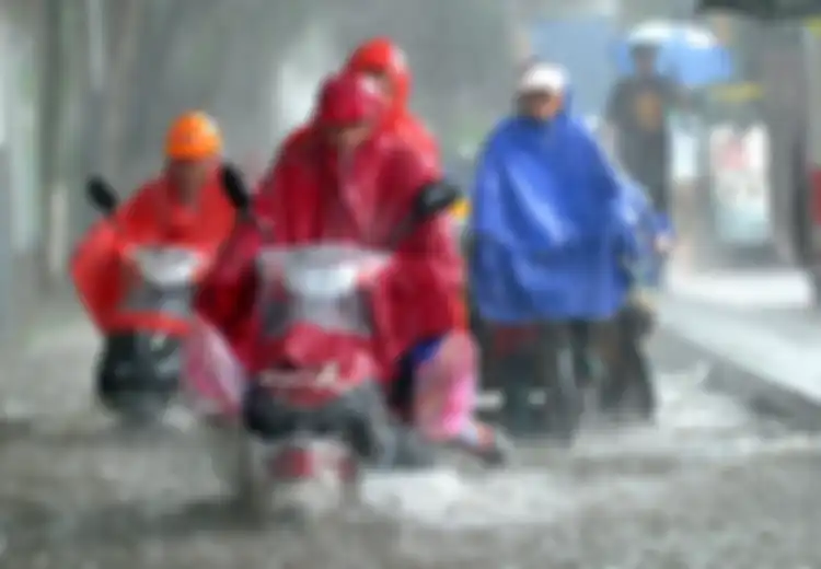 Jika Masih Nekat dan Memaksa Menerabas, Ini Ketinggian Genangan Banjir yang Aman Dilewati Sepeda Motor