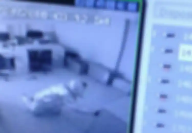 Meski Aneh, Perampok Ini Berhasil Lumpuhkan Alarm Bank Setelah Membungkus Diri dengan Aluminium Foil