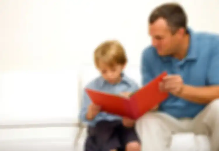Memupuk Minat Baca Anak (4): Beri Buku Bacaan dengan Tata Bahasa yang Benar