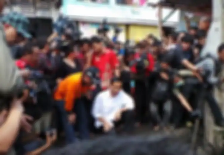 Solusi Banjir Bukan Blusukan