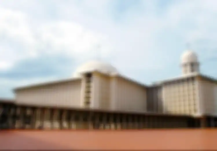 Masjid Unik (3): Istiqlal, Kesederhanaan yang Penuh Simbol