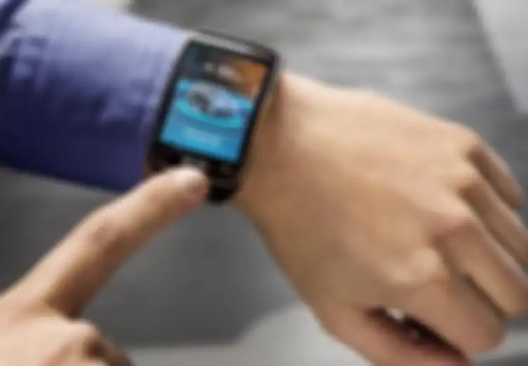 Mobil BMW Bisa Diparkir Lewat Smartwatch