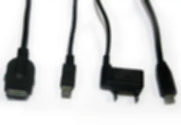 Tips Mengisi Daya Smartphone di Tempat Umum Agar Data Kita Tak Dicuri