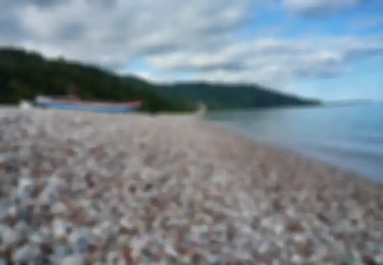 Warna-warni Pesisir Pantai Kolbano