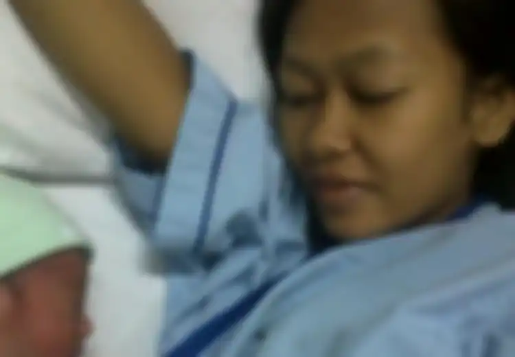 Melahirkan di Toilet, SPG Ini Dibantu Dokter Tak Dikenal