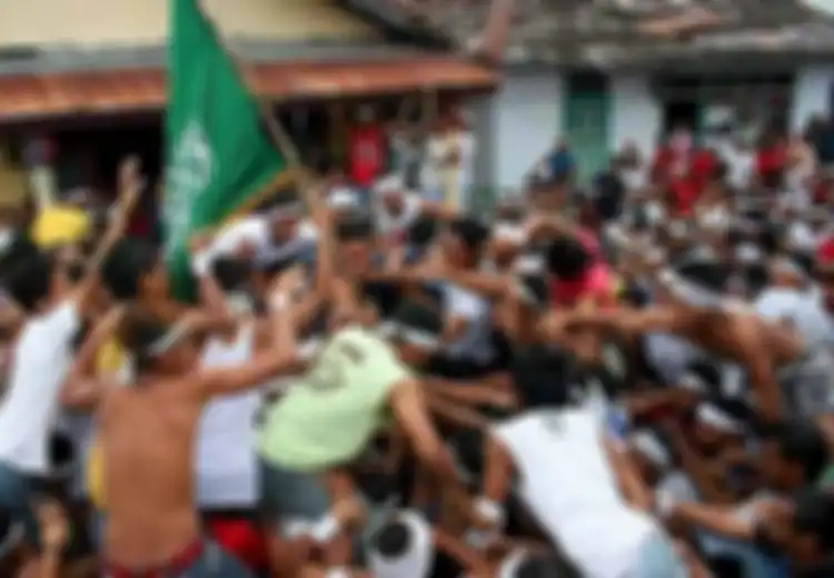 Gendong Kambing, Cara Unik Orang Telehu Merayakan Idul Adha