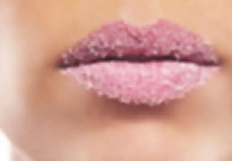 5 Hal yang Bisa Menghaluskan Bibir