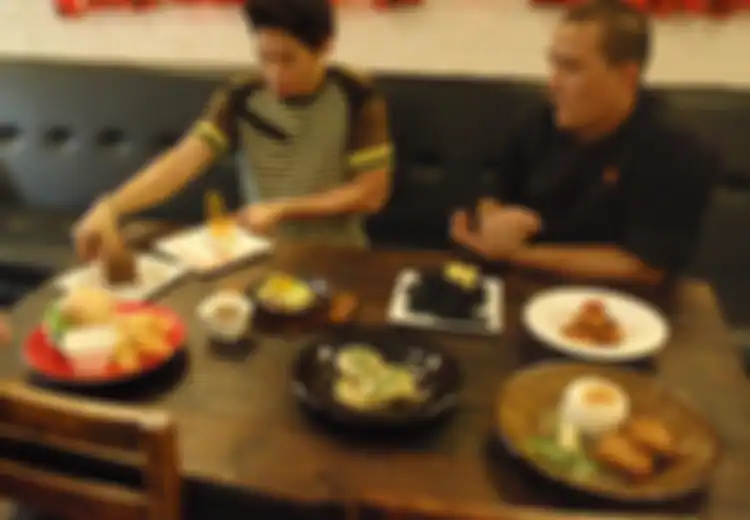 10 Tips Makan di Luar