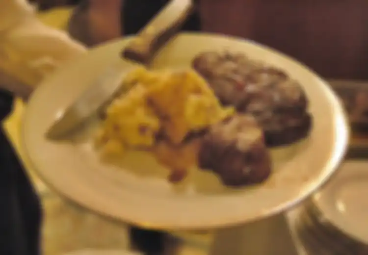 Cara Makan Steak Yang Benar