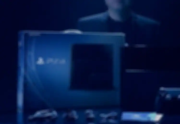 Apa Saja Isi Kotak PS 4? Simak Video Berikut Ini!