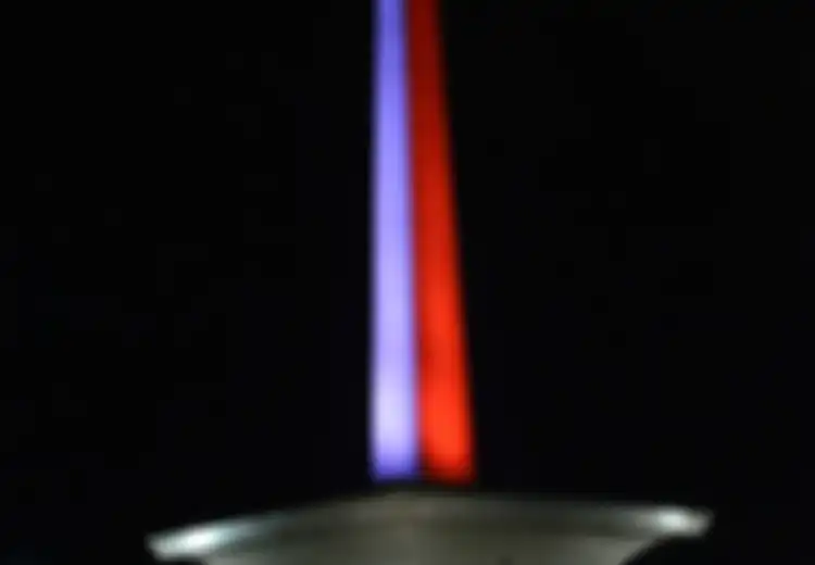 Monas Bersolek dengan Lampu LED