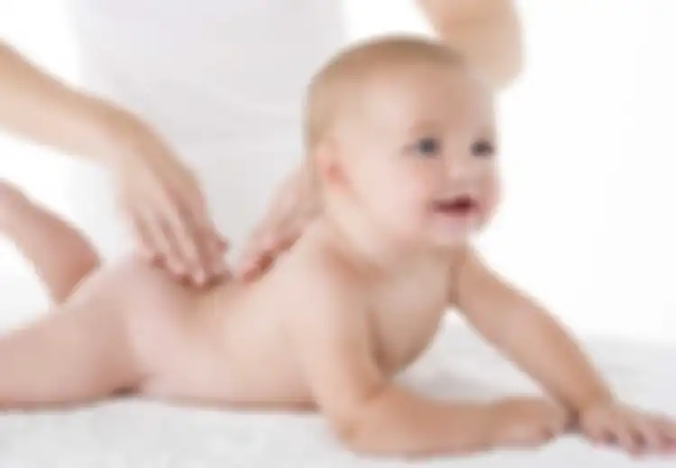 Pijat Bayi (4): Kapan Bayi Boleh Mulai Dipijat?