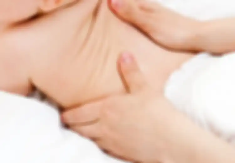 Pijat Bayi (3): Tak Ada Pijatan yang Tak Berkhasiat