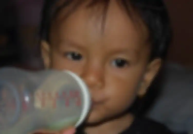 Saat yang Tepat Pisahkan Bayi dari Botol Susunya