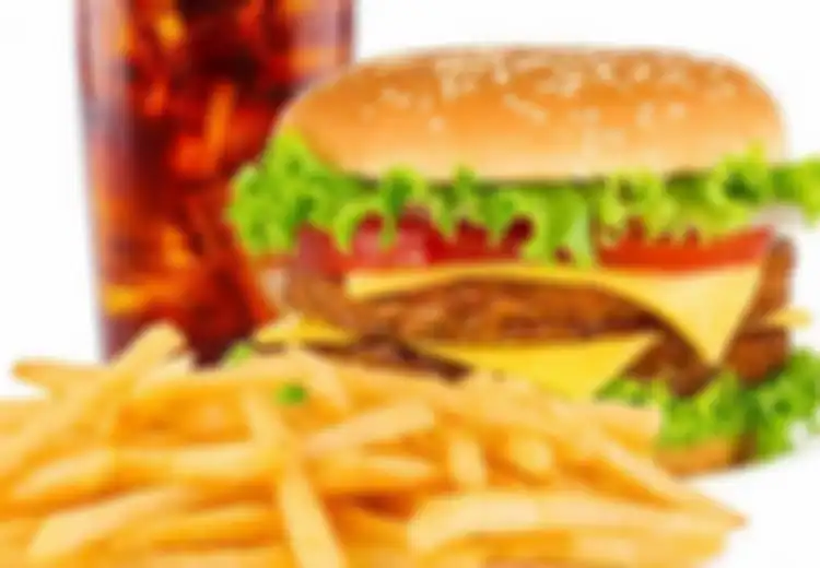 McDonald Tutup Situs Pegawai karena Larang Konsumsi “Fast Food”