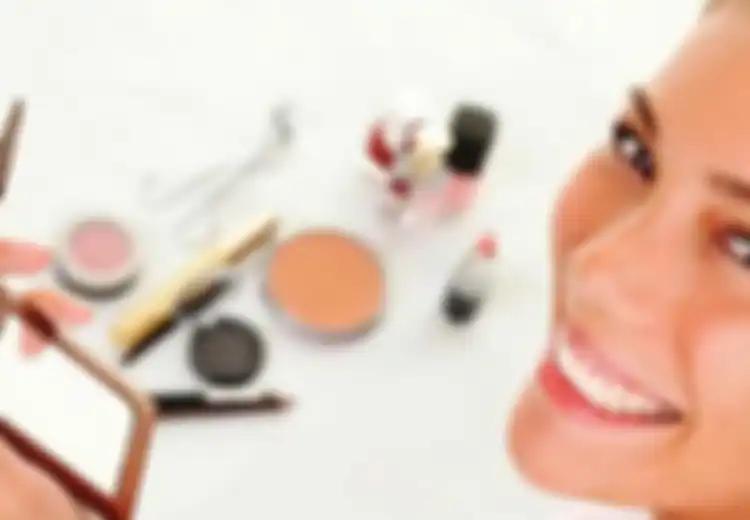 5 Kesalahan Make Up Untuk Dihindari