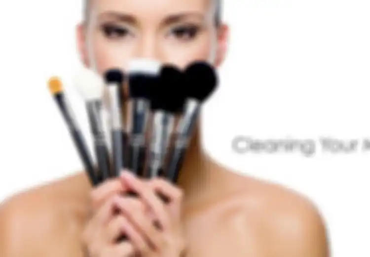 Jangan Sepelekan Kebersihan Kuas 'Make Up'