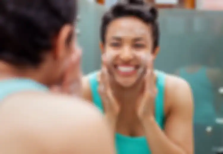 Cuci Muka di Pagi Hari Bisa Rusak Kulit Wajah?