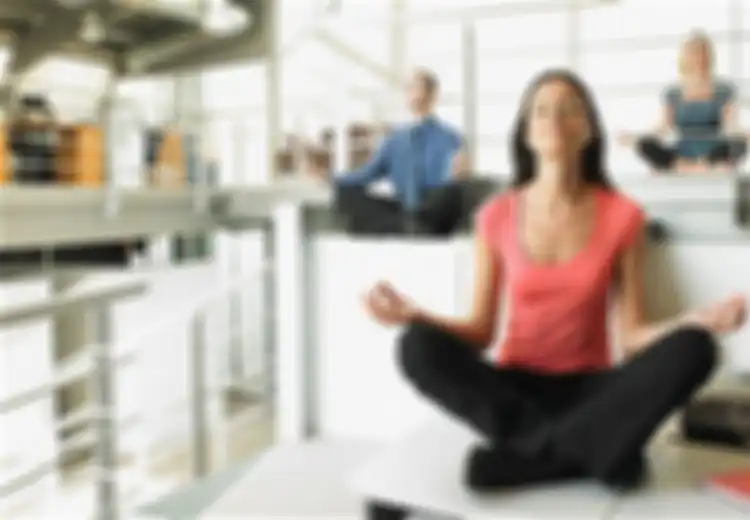 10 Langkah Mudah Redakan Stres di Kantor