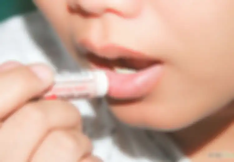 Trik Menjaga Bibir Tetap Lembut