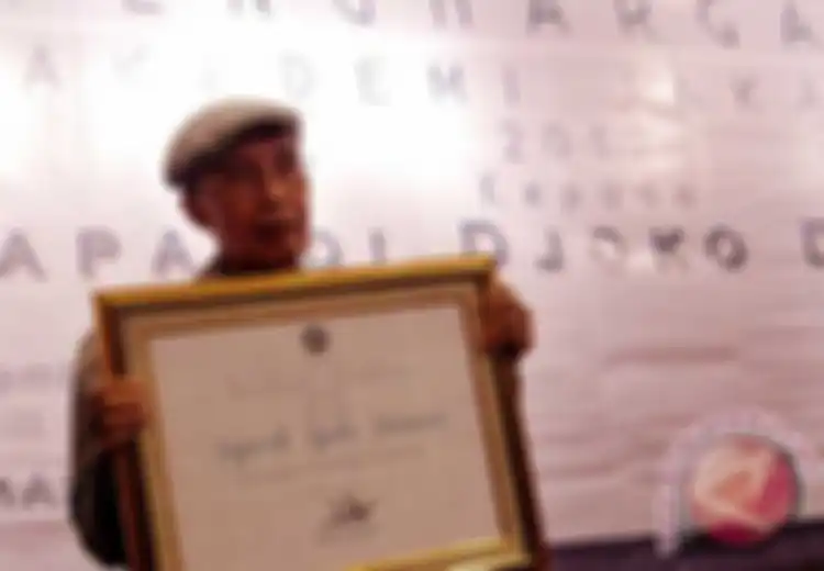 Dua Dunia Sapardi (2)