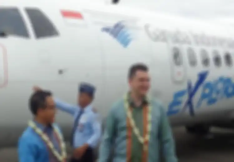 Garuda Indonesia Terbang Di Atas Langit Banyuwangi