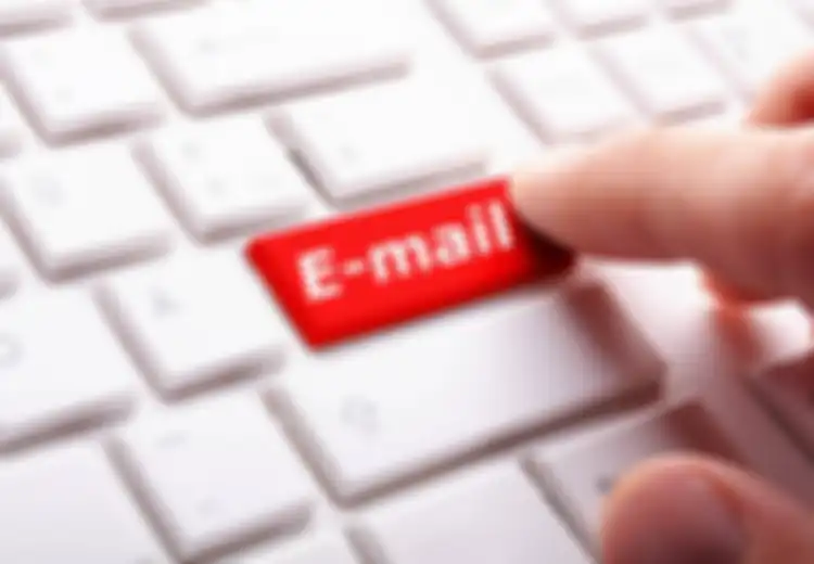 Obesitas Dapat Ditelusuri Melalui Email?