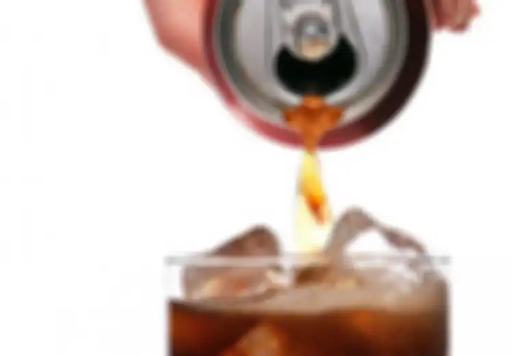 Awas, Sering Minum Soda dan Soft Drink Bisa Menimbulkan 8 Efek Berbahaya Ini!