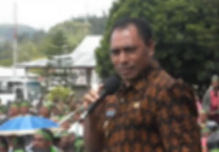 Bupati Ini Suruh Satpol PP Blokir Bandara Karena Tak Dapat Tiket Pesawat