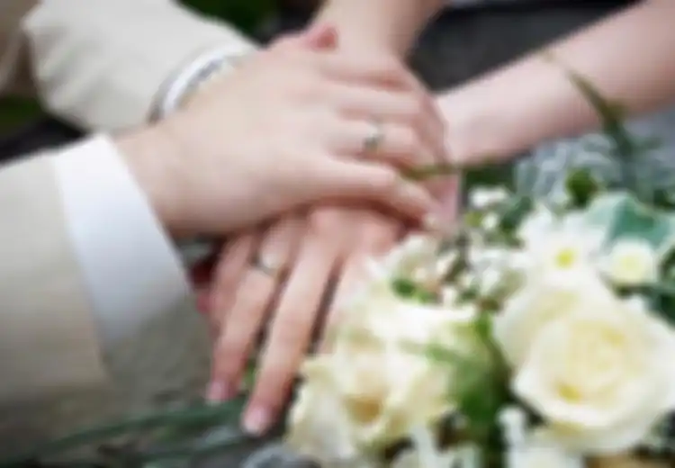 Perempuan 24 Tahun Ini pun Kaget, Ternyata Miliarder 68 Tahun yang Ia Nikahi Kakeknya Sendiri