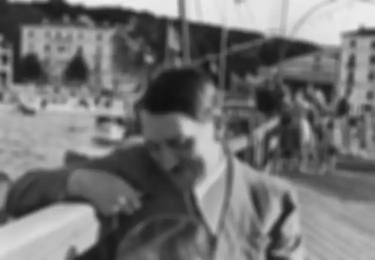 Foto-foto Manis Ini Bisakah Memutarbalikkan Label Adolf Hitler sebagai Diktator Paling Kejam dalam Sejarah?