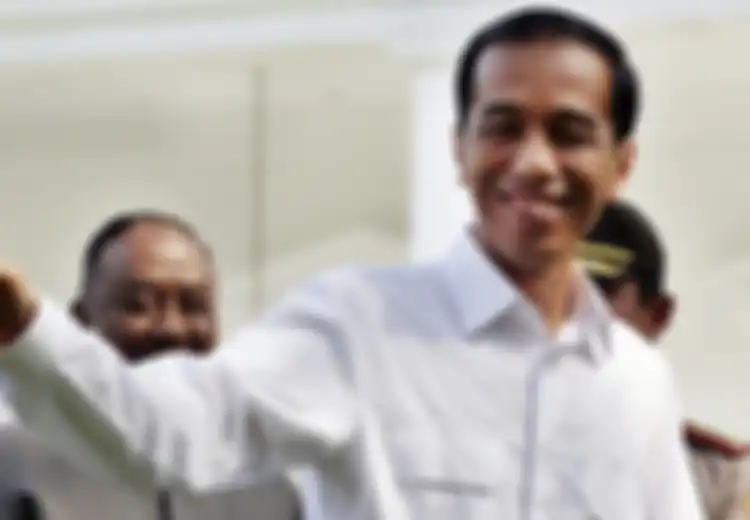 Tetap Tegar Meski Digoyang Aneka Manuver Politik, Apa Jamu Rahasia Jokowi Setiap Pagi?