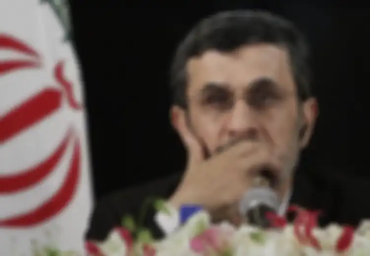 Larang Warga Iran pergi ke AS, Mahmud Ahmadinejad Kirim Surat Terbuka untuk Donald Trump