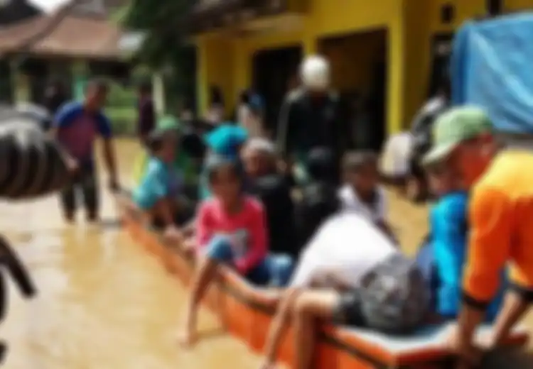 Banjir Boleh Menerjang Bandung, tapi Tidak dengan Tekad Bulat Hendar Rudiansyah untuk Menikah