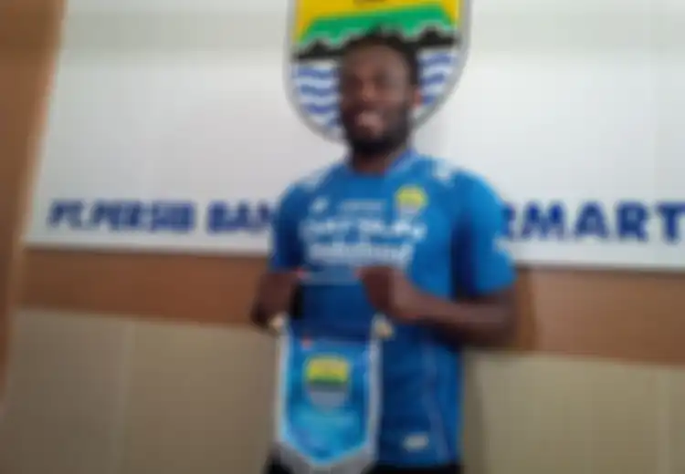 Sempat Ditolak Tiga Klub Swedia, Michael Essien Bergabung dengan Persib Bandung